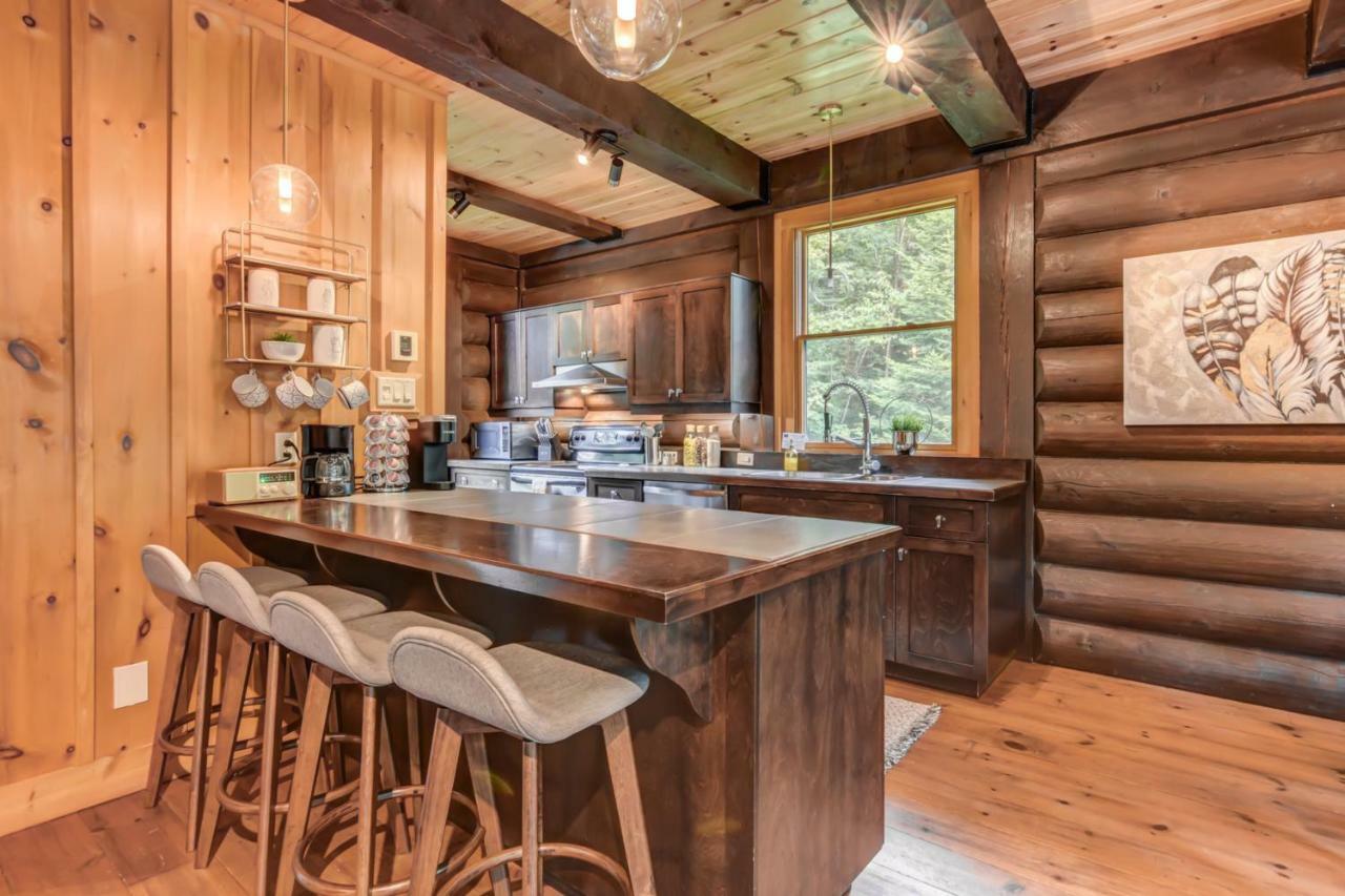 Chic Log Chalet With Hot Tub - Mont-Tremblant North Side By Reserver.Ca Lac-Superieur Exterior foto